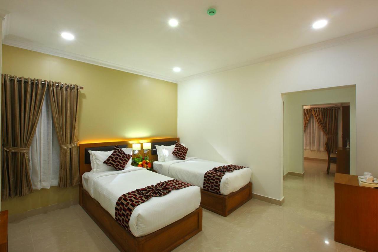 Hotel Rohini International Kallār エクステリア 写真