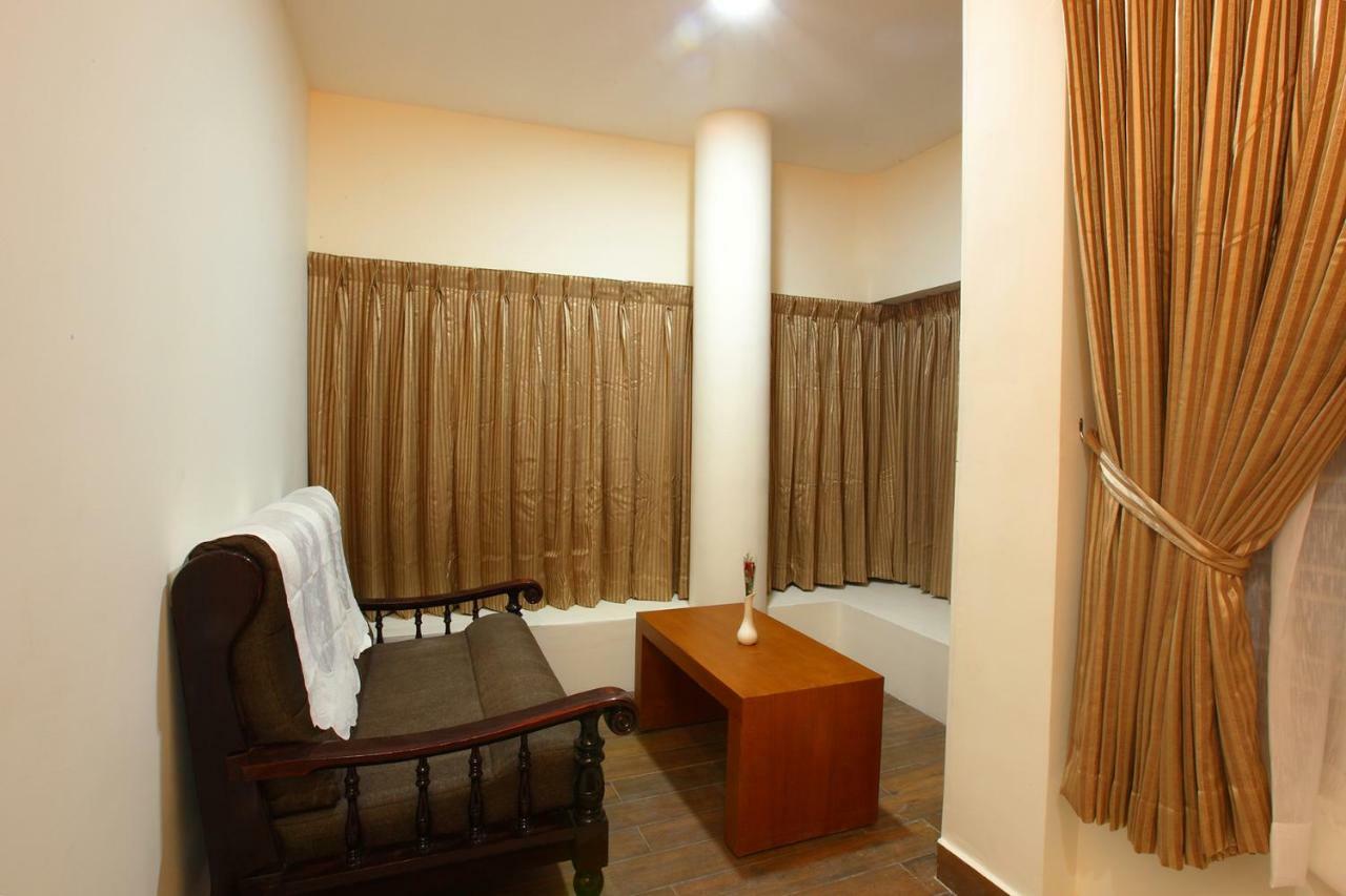 Hotel Rohini International Kallār エクステリア 写真