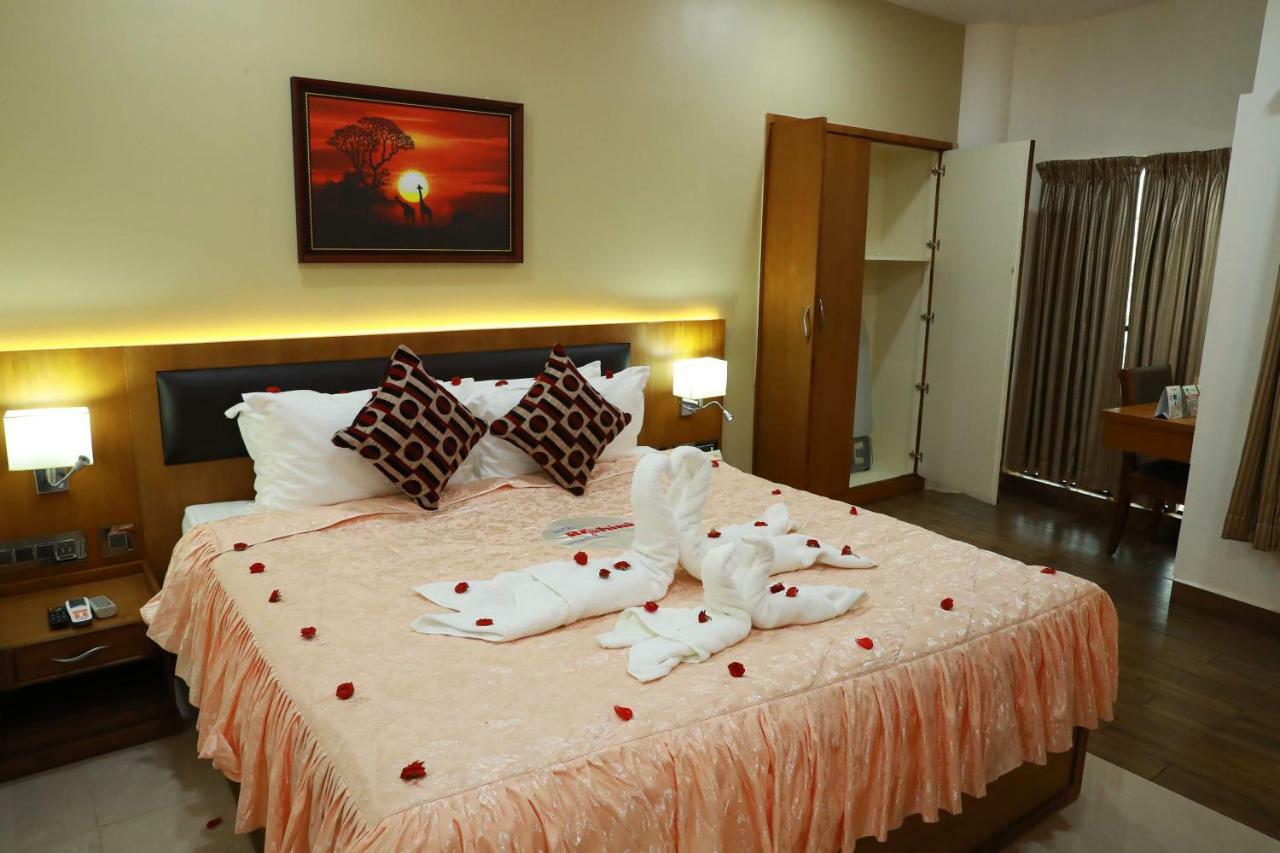 Hotel Rohini International Kallār エクステリア 写真